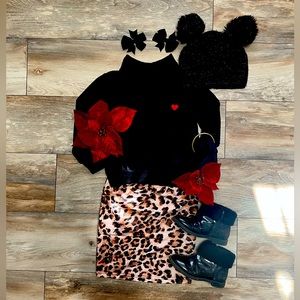 Adorable girl Corduroy Heart ❤️ black top with matching cheetah print skirt set